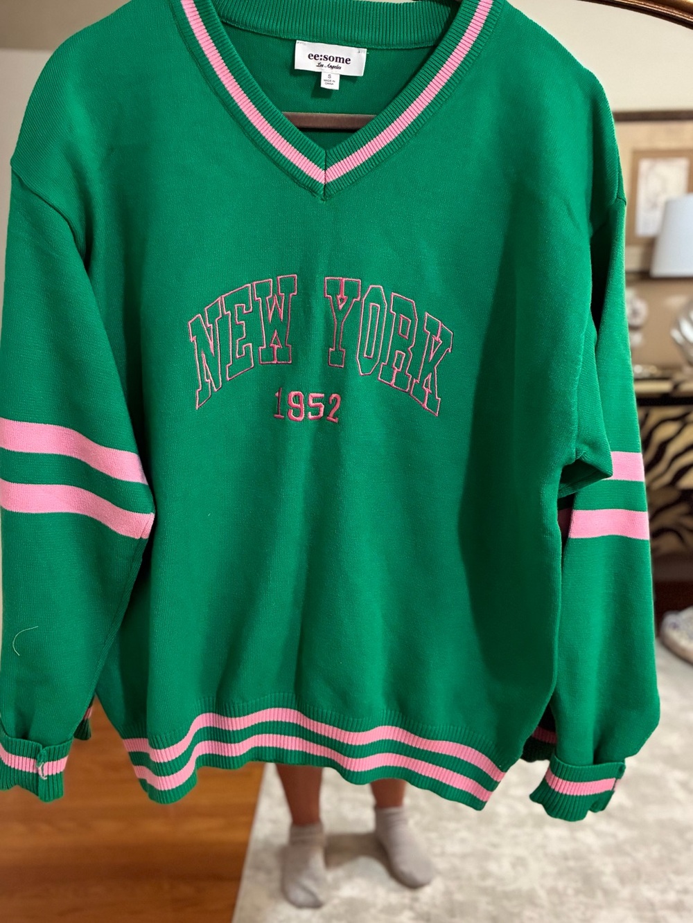 eesome Green V-Neck Sweater with Pink Trim ‘New York 1952’